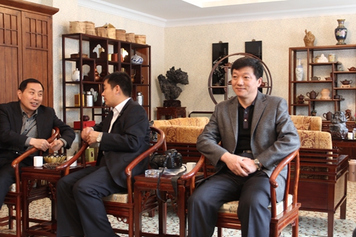 场宣传部长在会见中