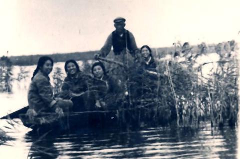 在莲化花泡-杨大爷和北京知青.jpg